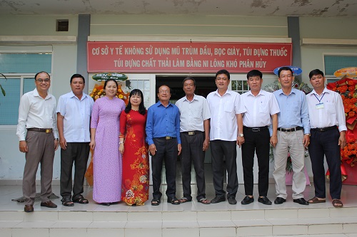 Lãnh đạo thị xã Duyên Hải thăm và chúc mừng ngành Y tế nhân dịp kỷ niệm 68 năm ngày Thầy thuốc Việt Nam 