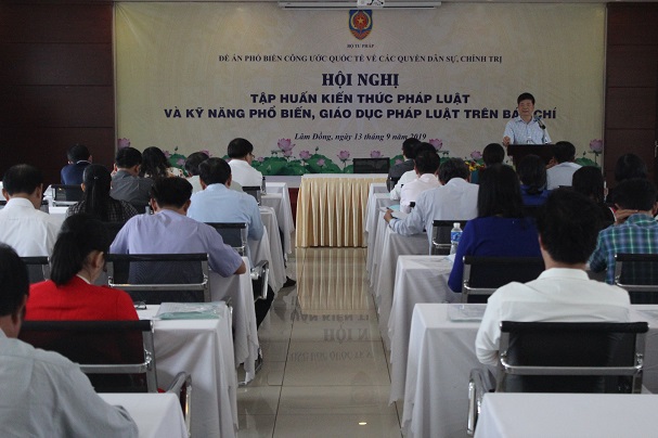 Bộ Tư pháp tổ chức Hội nghị tập huấn kiến thức pháp luật, nghiệp vụ PBGDPL tại tỉnh Lâm ĐồngPhô
